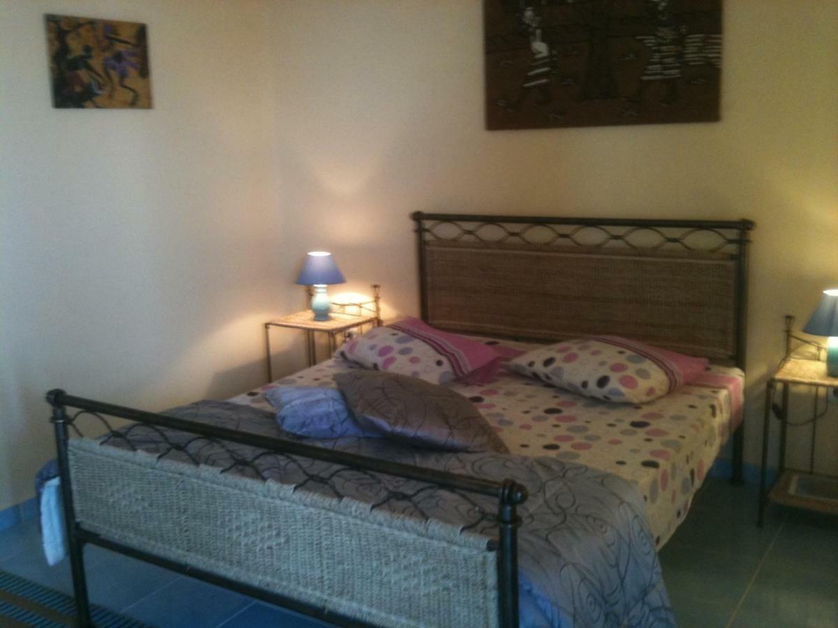 Djabraba'S Eco-Lodge Vila Nova Sintra Rum bild